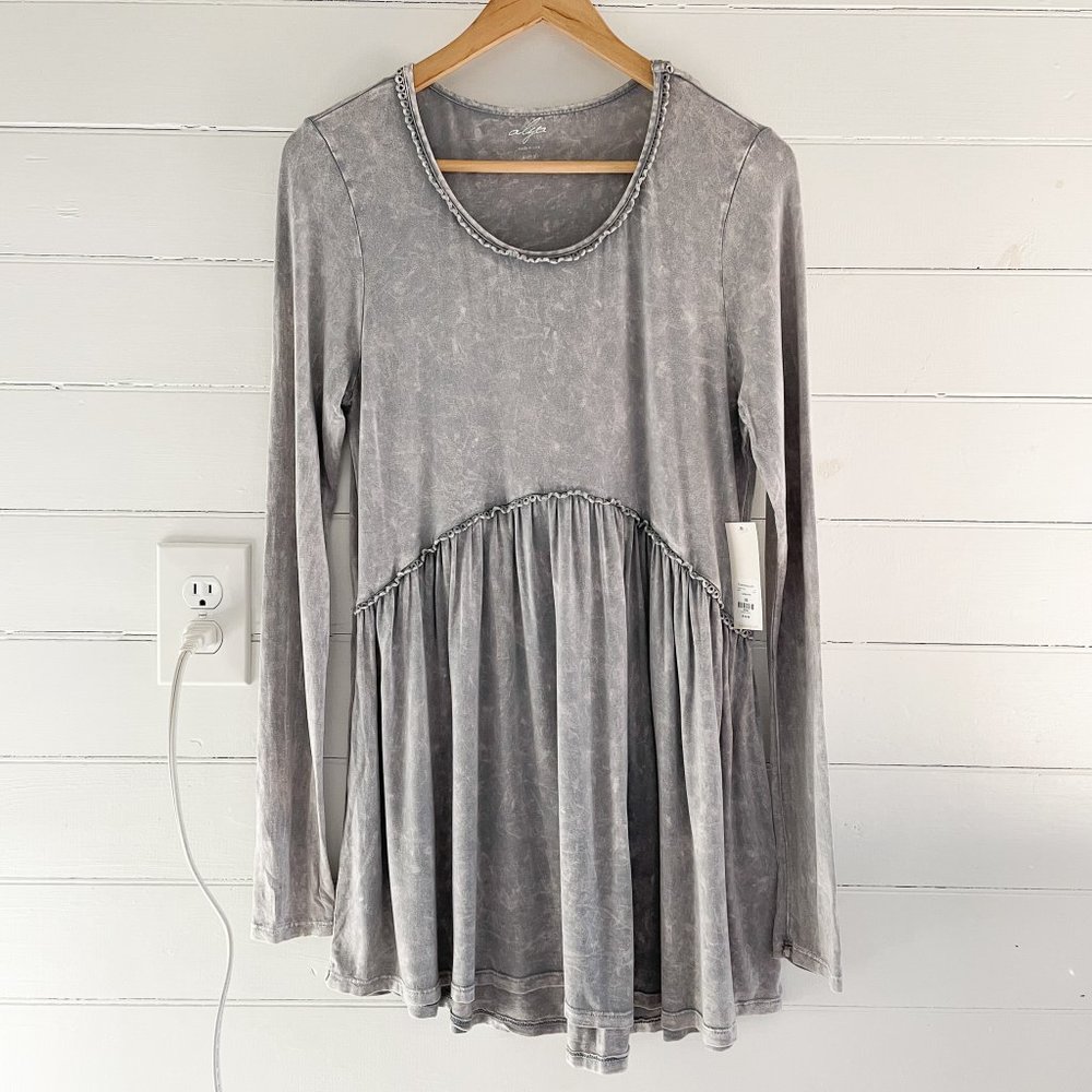 NWT Francesca's Alya Acid Washed Tunic Peplum Top